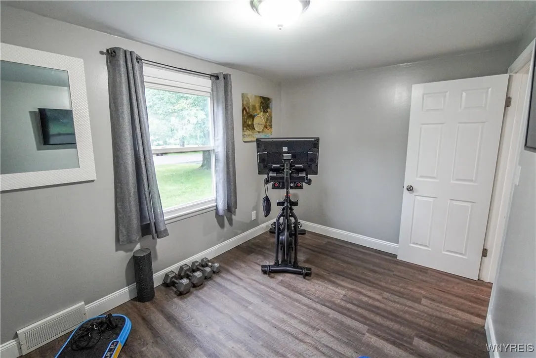 1010 Clearvue Drive, Alden, New York 14004, Alden, New York 14004, 4 Bedrooms Bedrooms, 9 Rooms Rooms,2 BathroomsBathrooms,Residential,For Sale,1010 Clearvue Drive, Alden, New York 14004,B1620914
