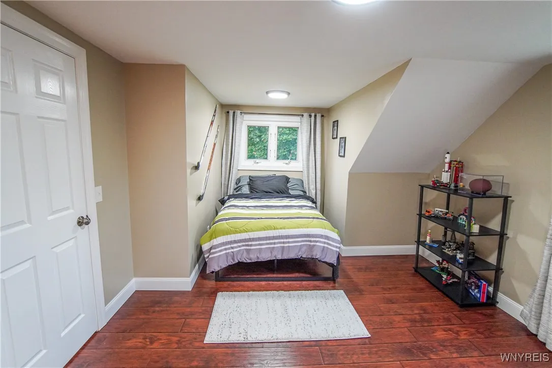 1010 Clearvue Drive, Alden, New York 14004, Alden, New York 14004, 4 Bedrooms Bedrooms, 9 Rooms Rooms,2 BathroomsBathrooms,Residential,For Sale,1010 Clearvue Drive, Alden, New York 14004,B1620914