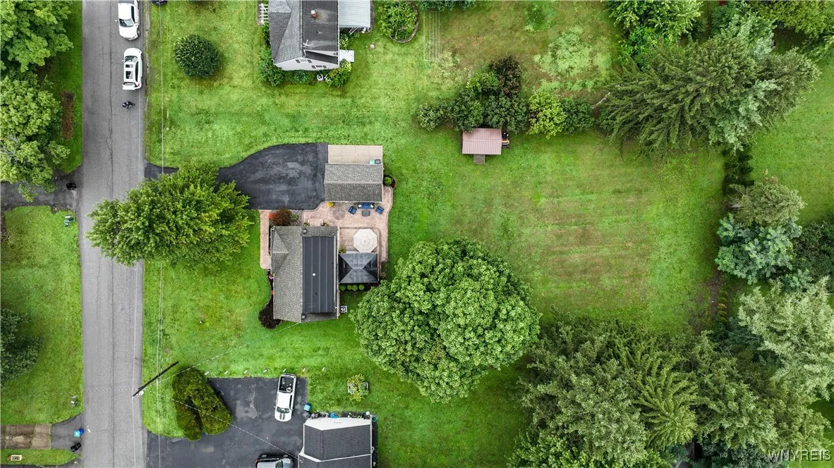 1010 Clearvue Drive, Alden, New York 14004, Alden, New York 14004, 4 Bedrooms Bedrooms, 9 Rooms Rooms,2 BathroomsBathrooms,Residential,For Sale,1010 Clearvue Drive, Alden, New York 14004,B1620914