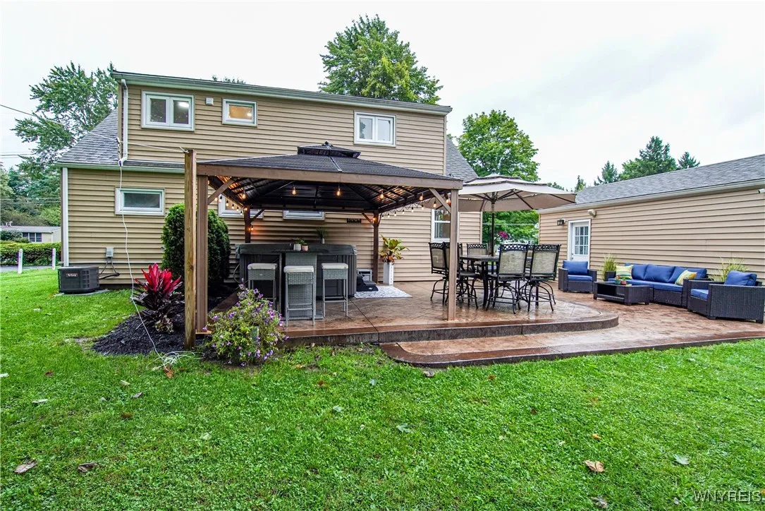 1010 Clearvue Drive, Alden, New York 14004, Alden, New York 14004, 4 Bedrooms Bedrooms, 9 Rooms Rooms,2 BathroomsBathrooms,Residential,For Sale,1010 Clearvue Drive, Alden, New York 14004,B1620914