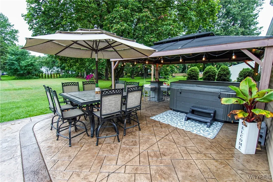 1010 Clearvue Drive, Alden, New York 14004, Alden, New York 14004, 4 Bedrooms Bedrooms, 9 Rooms Rooms,2 BathroomsBathrooms,Residential,For Sale,1010 Clearvue Drive, Alden, New York 14004,B1620914