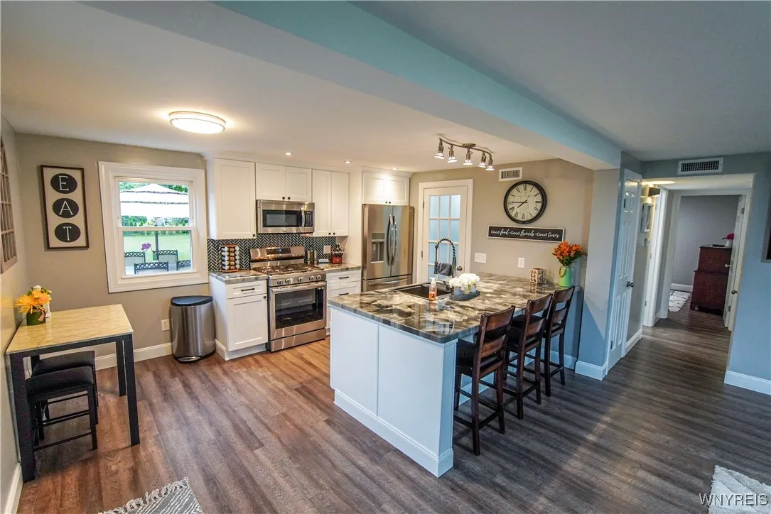 1010 Clearvue Drive, Alden, New York 14004, Alden, New York 14004, 4 Bedrooms Bedrooms, 9 Rooms Rooms,2 BathroomsBathrooms,Residential,For Sale,1010 Clearvue Drive, Alden, New York 14004,B1620914