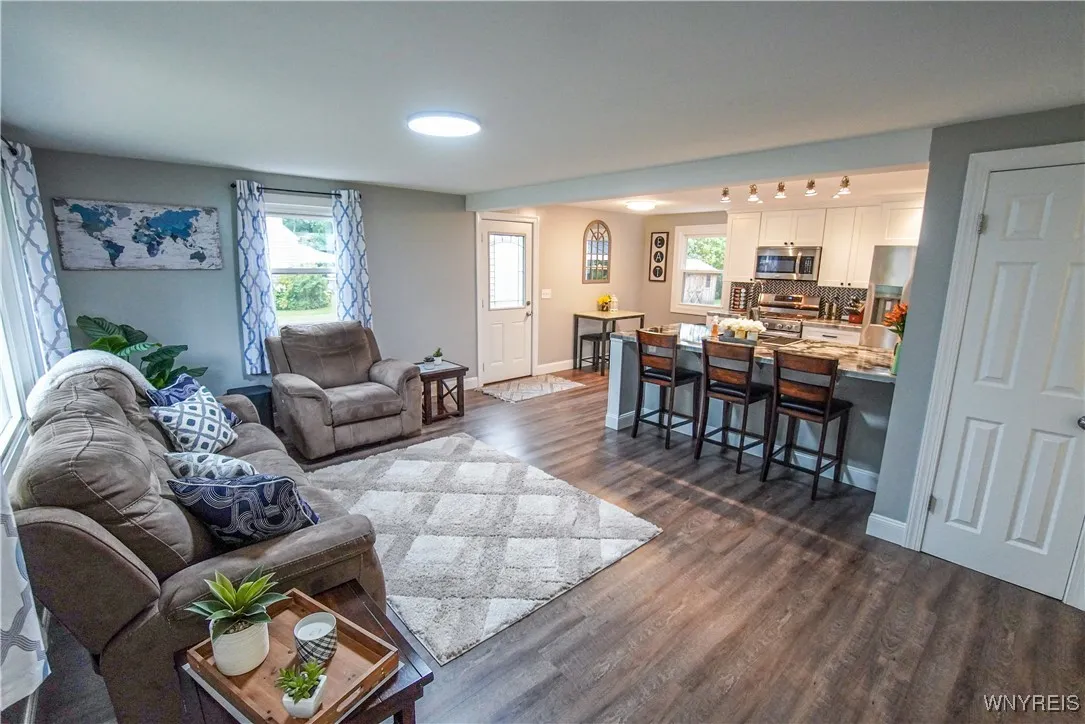 1010 Clearvue Drive, Alden, New York 14004, Alden, New York 14004, 4 Bedrooms Bedrooms, 9 Rooms Rooms,2 BathroomsBathrooms,Residential,For Sale,1010 Clearvue Drive, Alden, New York 14004,B1620914