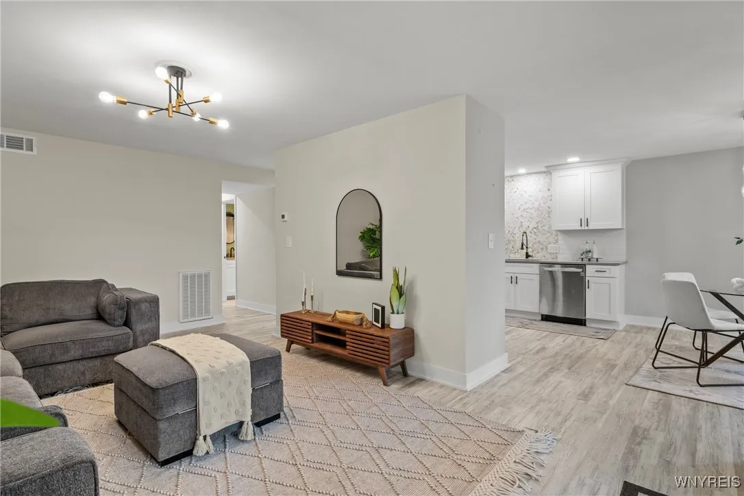 43 Beehunter Court D, Amherst, New York 14051, Amherst, New York 14051, 2 Bedrooms Bedrooms, 5 Rooms Rooms,2 BathroomsBathrooms,Residential,For Sale,43 Beehunter Court D, Amherst, New York 14051,B1622280