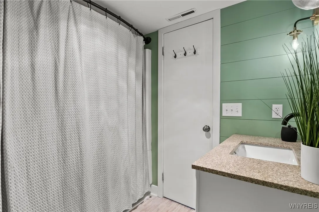 43 Beehunter Court D, Amherst, New York 14051, Amherst, New York 14051, 2 Bedrooms Bedrooms, 5 Rooms Rooms,2 BathroomsBathrooms,Residential,For Sale,43 Beehunter Court D, Amherst, New York 14051,B1622280