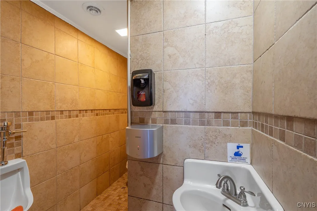 51 West Bridge Street, Oswego, New York 13126, Oswego, New York 13126, ,Commercial Sale,For Sale,51 West Bridge Street, Oswego, New York 13126,S1621793