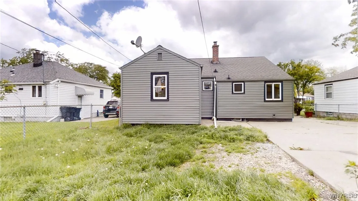 370 West W Girard Boulevard, Tonawanda, New York 1, Tonawanda, New York 14217, 3 Bedrooms Bedrooms, 5 Rooms Rooms,1 BathroomBathrooms,Residential,For Sale,370 West W Girard Boulevard, Tonawanda, New York 1,B1622339