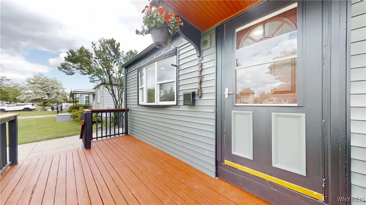 370 West W Girard Boulevard, Tonawanda, New York 1, Tonawanda, New York 14217, 3 Bedrooms Bedrooms, 5 Rooms Rooms,1 BathroomBathrooms,Residential,For Sale,370 West W Girard Boulevard, Tonawanda, New York 1,B1622339