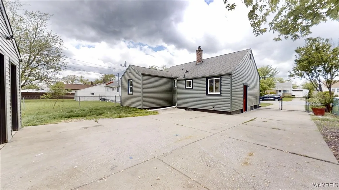 370 West W Girard Boulevard, Tonawanda, New York 1, Tonawanda, New York 14217, 3 Bedrooms Bedrooms, 5 Rooms Rooms,1 BathroomBathrooms,Residential,For Sale,370 West W Girard Boulevard, Tonawanda, New York 1,B1622339