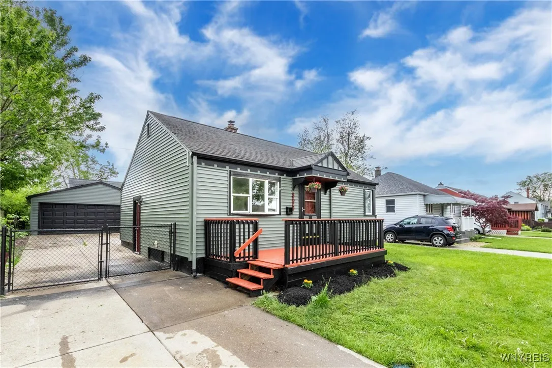 370 West W Girard Boulevard, Tonawanda, New York 1, Tonawanda, New York 14217, 3 Bedrooms Bedrooms, 5 Rooms Rooms,1 BathroomBathrooms,Residential,For Sale,370 West W Girard Boulevard, Tonawanda, New York 1,B1622339