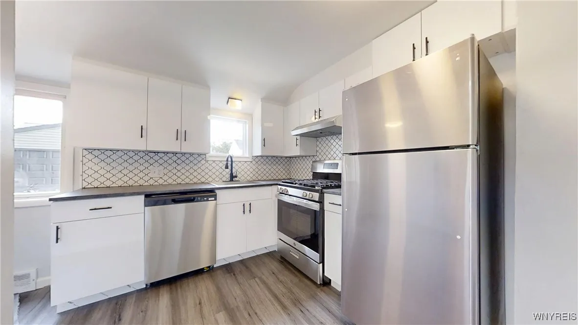 370 West W Girard Boulevard, Tonawanda, New York 1, Tonawanda, New York 14217, 3 Bedrooms Bedrooms, 5 Rooms Rooms,1 BathroomBathrooms,Residential,For Sale,370 West W Girard Boulevard, Tonawanda, New York 1,B1622339