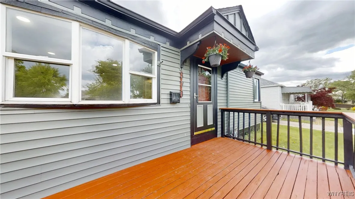 370 West W Girard Boulevard, Tonawanda, New York 1, Tonawanda, New York 14217, 3 Bedrooms Bedrooms, 5 Rooms Rooms,1 BathroomBathrooms,Residential,For Sale,370 West W Girard Boulevard, Tonawanda, New York 1,B1622339