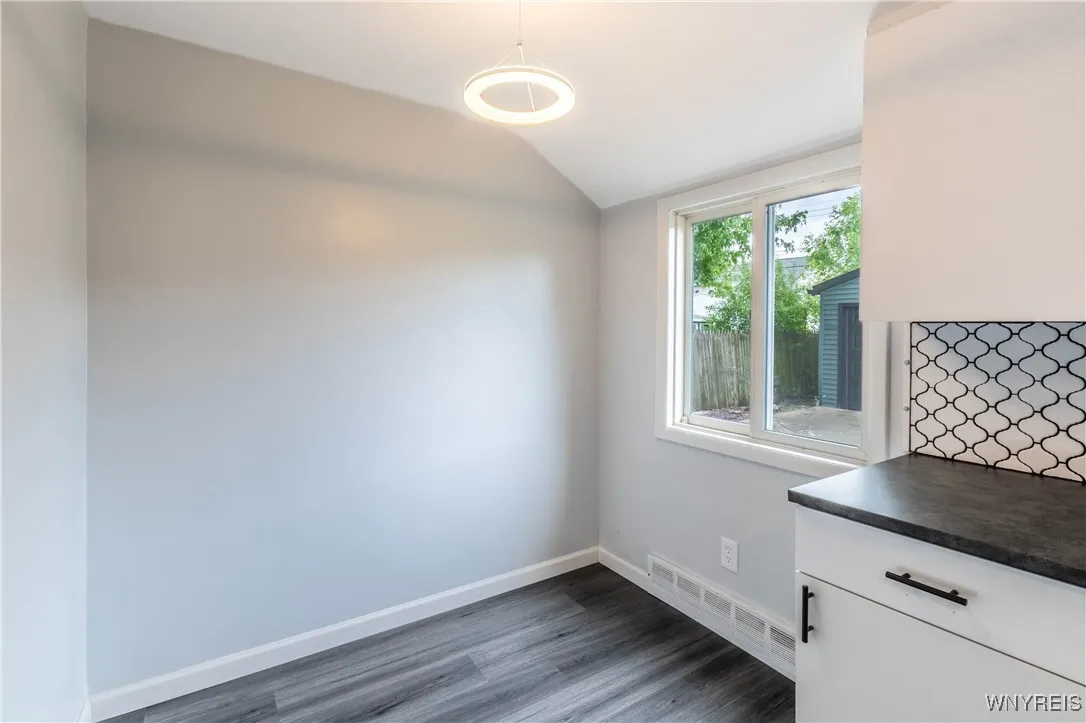 370 West W Girard Boulevard, Tonawanda, New York 1, Tonawanda, New York 14217, 3 Bedrooms Bedrooms, 5 Rooms Rooms,1 BathroomBathrooms,Residential,For Sale,370 West W Girard Boulevard, Tonawanda, New York 1,B1622339