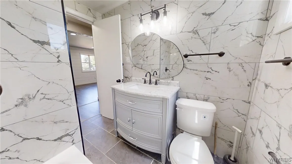 370 West W Girard Boulevard, Tonawanda, New York 1, Tonawanda, New York 14217, 3 Bedrooms Bedrooms, 5 Rooms Rooms,1 BathroomBathrooms,Residential,For Sale,370 West W Girard Boulevard, Tonawanda, New York 1,B1622339