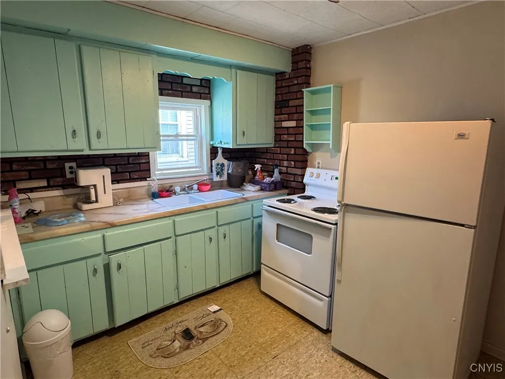 250 East Main Street, Frankfort, New York 13340, Frankfort, New York 13340, 2 Bedrooms Bedrooms, 7 Rooms Rooms,1 BathroomBathrooms,Residential Lease,For Rent,250 East Main Street, Frankfort, New York 13340,S1622335