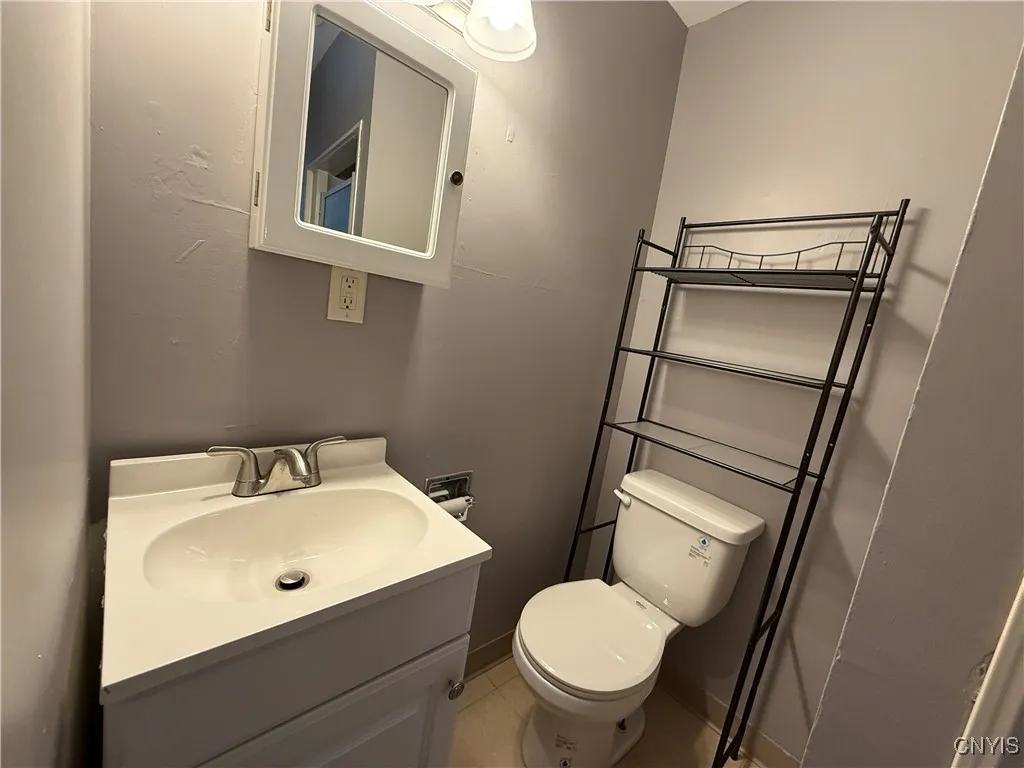 120 Hasbrouck Street 11, Syracuse, New York 13206, Syracuse, New York 13206, 1 Bedroom Bedrooms, 3 Rooms Rooms,1 BathroomBathrooms,Residential Lease,For Rent,120 Hasbrouck Street 11, Syracuse, New York 13206,S1622381