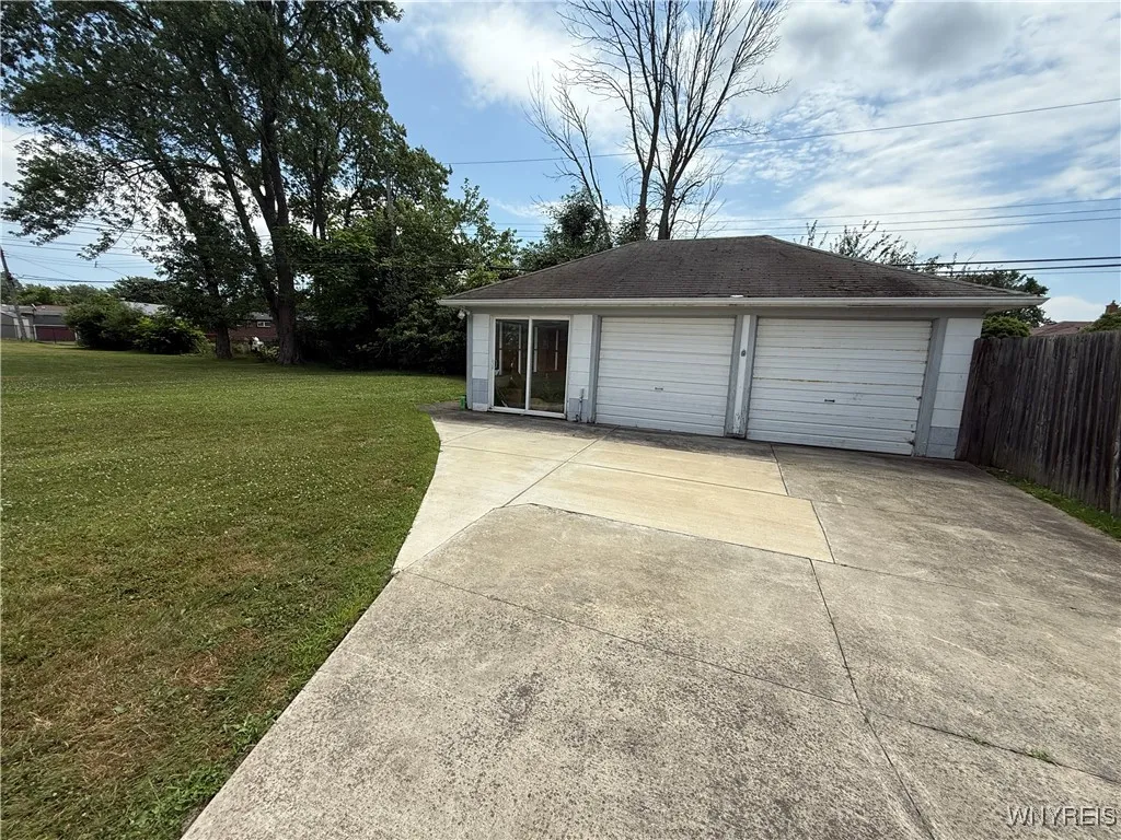 31 Noel Drive, Amherst, New York 14221, Amherst, New York 14221, 3 Bedrooms Bedrooms, 6 Rooms Rooms,1 BathroomBathrooms,Residential,For Sale,31 Noel Drive, Amherst, New York 14221,B1622375