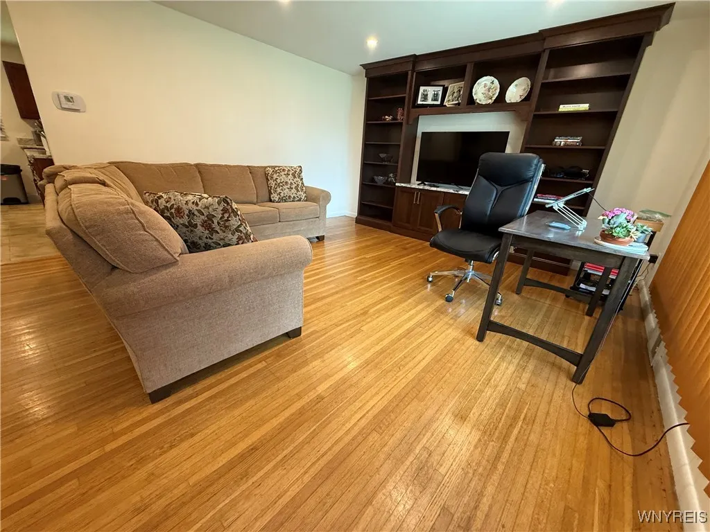 31 Noel Drive, Amherst, New York 14221, Amherst, New York 14221, 3 Bedrooms Bedrooms, 6 Rooms Rooms,1 BathroomBathrooms,Residential,For Sale,31 Noel Drive, Amherst, New York 14221,B1622375