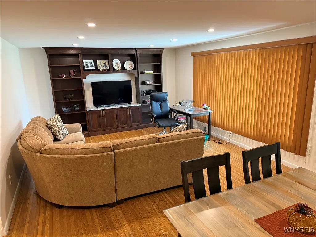 31 Noel Drive, Amherst, New York 14221, Amherst, New York 14221, 3 Bedrooms Bedrooms, 6 Rooms Rooms,1 BathroomBathrooms,Residential,For Sale,31 Noel Drive, Amherst, New York 14221,B1622375