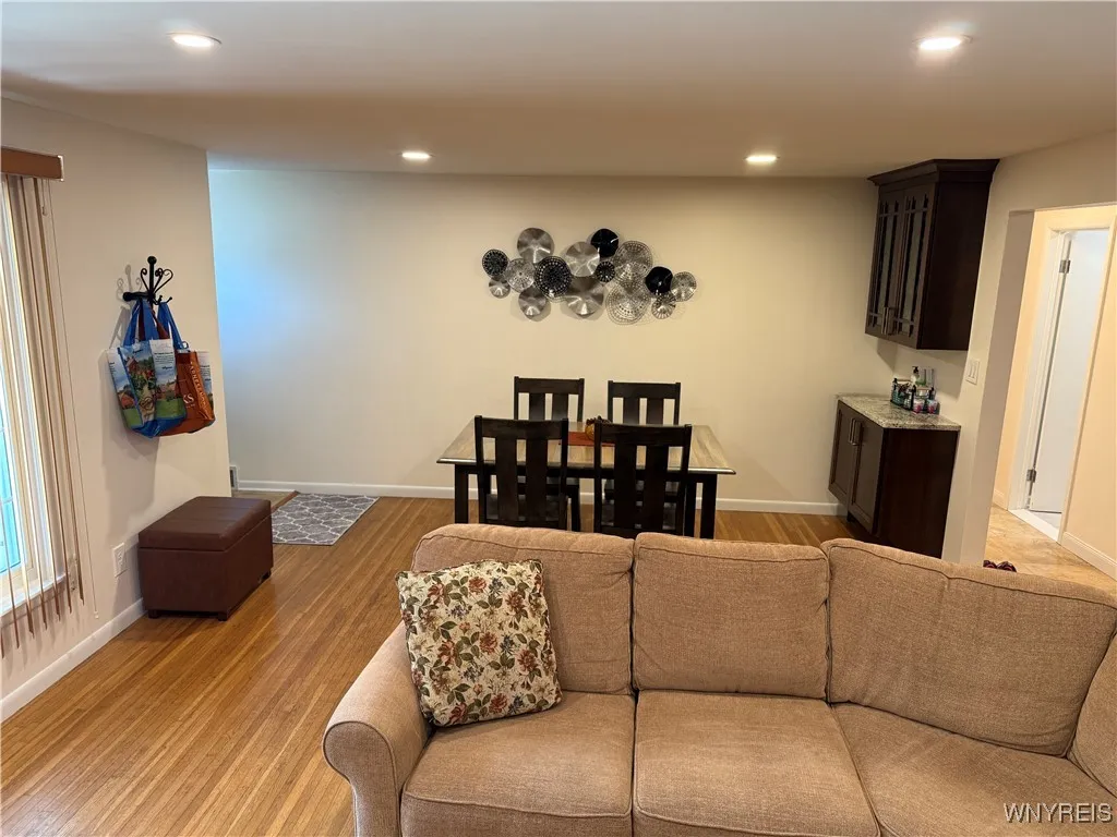 31 Noel Drive, Amherst, New York 14221, Amherst, New York 14221, 3 Bedrooms Bedrooms, 6 Rooms Rooms,1 BathroomBathrooms,Residential,For Sale,31 Noel Drive, Amherst, New York 14221,B1622375