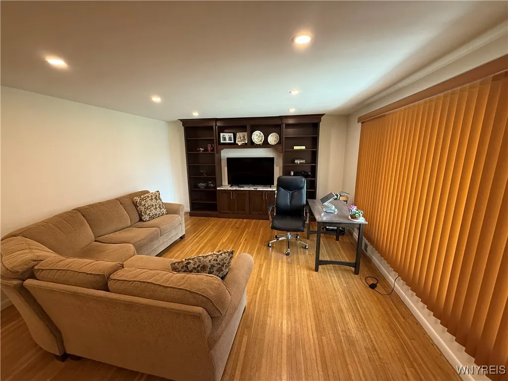 31 Noel Drive, Amherst, New York 14221, Amherst, New York 14221, 3 Bedrooms Bedrooms, 6 Rooms Rooms,1 BathroomBathrooms,Residential,For Sale,31 Noel Drive, Amherst, New York 14221,B1622375