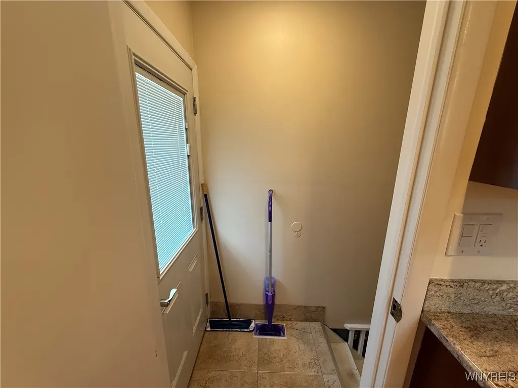 31 Noel Drive, Amherst, New York 14221, Amherst, New York 14221, 3 Bedrooms Bedrooms, 6 Rooms Rooms,1 BathroomBathrooms,Residential,For Sale,31 Noel Drive, Amherst, New York 14221,B1622375
