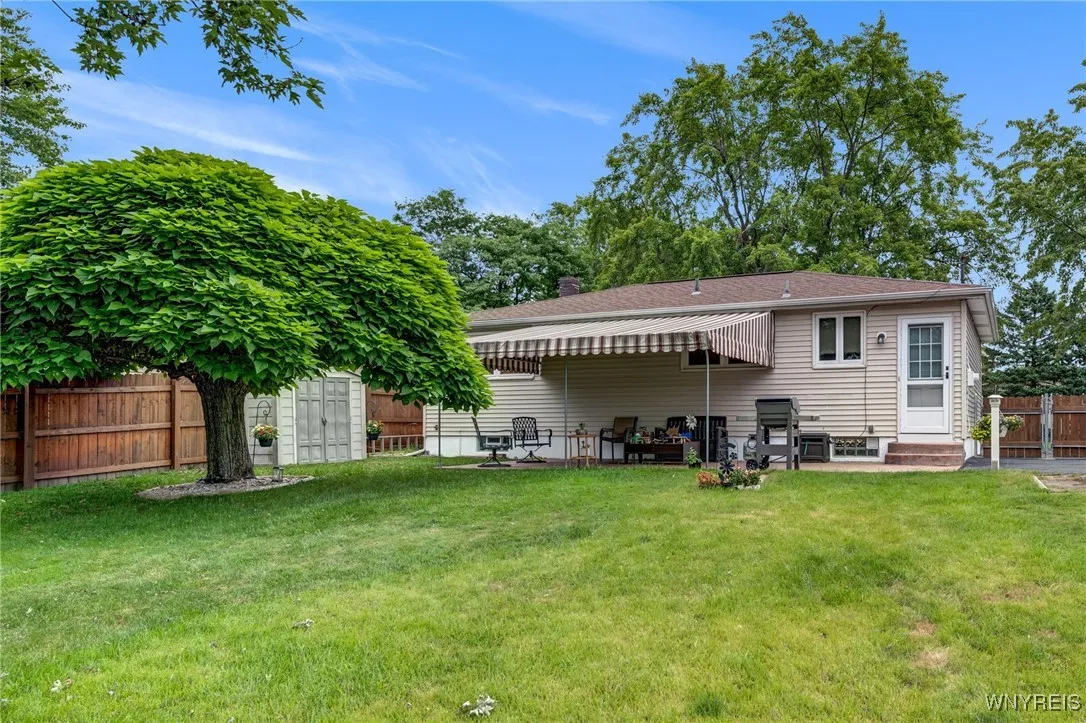 7 Cannas Court, Cheektowaga, New York 14227, Cheektowaga, New York 14227, 3 Bedrooms Bedrooms, 6 Rooms Rooms,1 BathroomBathrooms,Residential,Closed,7 Cannas Court, Cheektowaga, New York 14227,0,B1622367