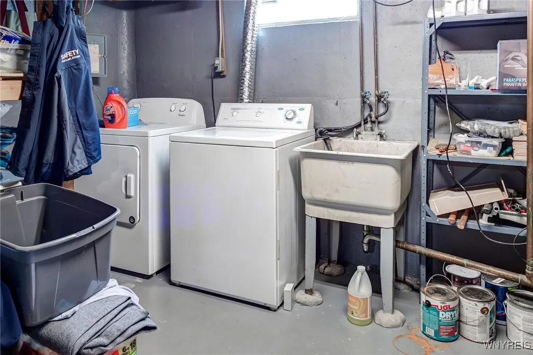 7 Cannas Court, Cheektowaga, New York 14227, Cheektowaga, New York 14227, 3 Bedrooms Bedrooms, 6 Rooms Rooms,1 BathroomBathrooms,Residential,Closed,7 Cannas Court, Cheektowaga, New York 14227,0,B1622367