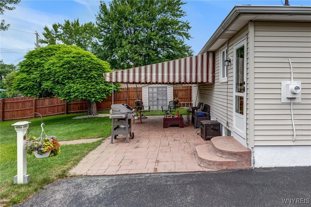7 Cannas Court, Cheektowaga, New York 14227, Cheektowaga, New York 14227, 3 Bedrooms Bedrooms, 6 Rooms Rooms,1 BathroomBathrooms,Residential,Closed,7 Cannas Court, Cheektowaga, New York 14227,0,B1622367