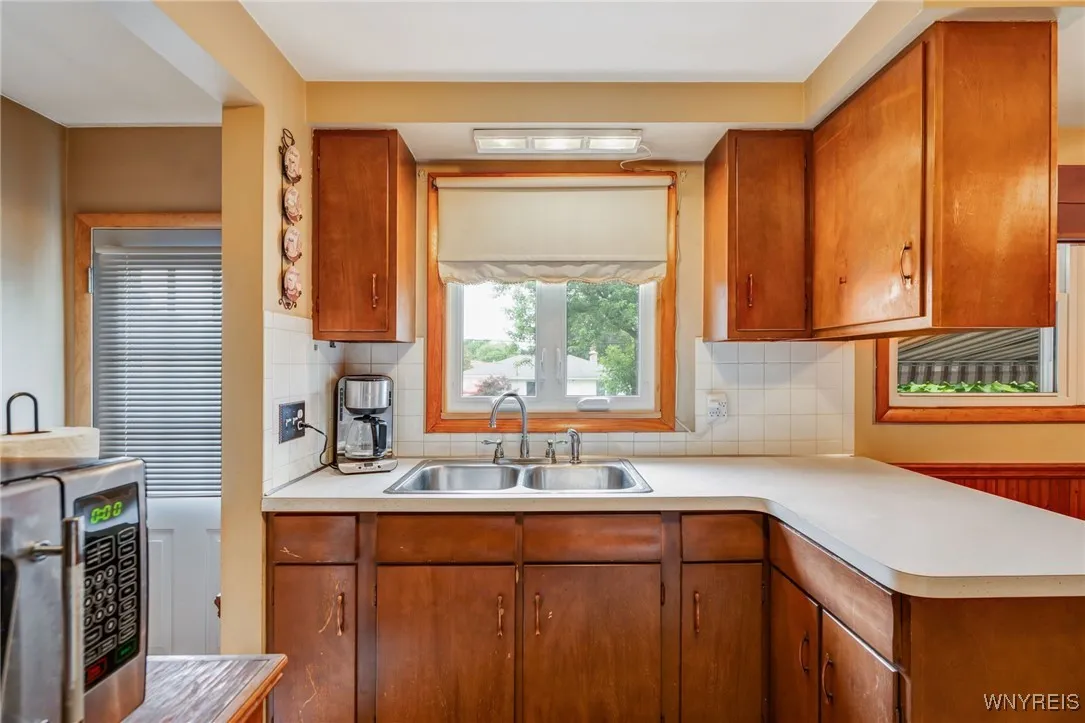 7 Cannas Court, Cheektowaga, New York 14227, Cheektowaga, New York 14227, 3 Bedrooms Bedrooms, 6 Rooms Rooms,1 BathroomBathrooms,Residential,Closed,7 Cannas Court, Cheektowaga, New York 14227,0,B1622367