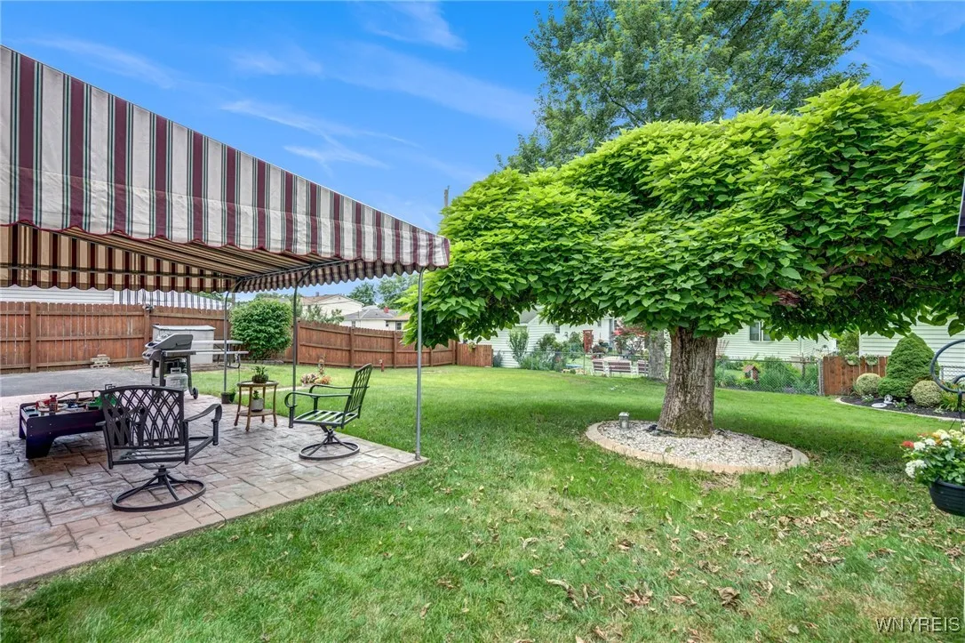 7 Cannas Court, Cheektowaga, New York 14227, Cheektowaga, New York 14227, 3 Bedrooms Bedrooms, 6 Rooms Rooms,1 BathroomBathrooms,Residential,Closed,7 Cannas Court, Cheektowaga, New York 14227,0,B1622367