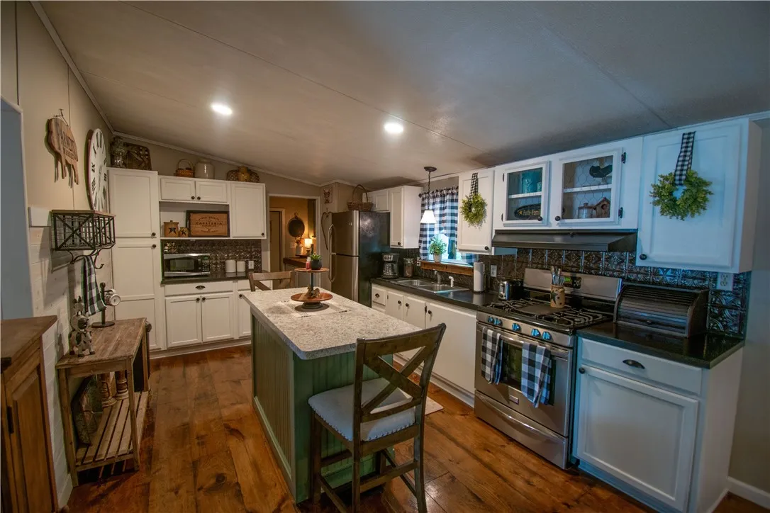 4553 Grove Street, Gorham, New York 14424, Gorham, New York 14424, 3 Bedrooms Bedrooms, 10 Rooms Rooms,2 BathroomsBathrooms,Residential,For Sale,4553 Grove Street, Gorham, New York 14424,R1622389
