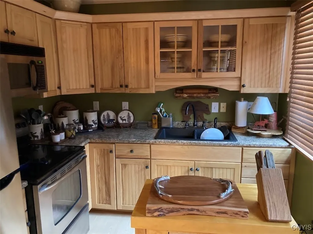 9237 Hawkinsville Road, Boonville, New York 13309, Boonville, New York 13309, 2 Bedrooms Bedrooms, 3 Rooms Rooms,1 BathroomBathrooms,Residential Lease,Closed,9237 Hawkinsville Road, Boonville, New York 13309,S1622396