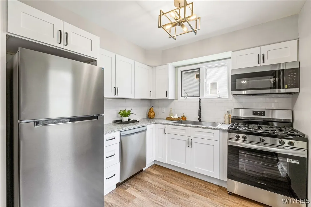 374 Dewey Avenue, Buffalo, New York 14214, Buffalo, New York 14214, 3 Bedrooms Bedrooms, 6 Rooms Rooms,1 BathroomBathrooms,Residential,For Sale,374 Dewey Avenue, Buffalo, New York 14214,B1622354