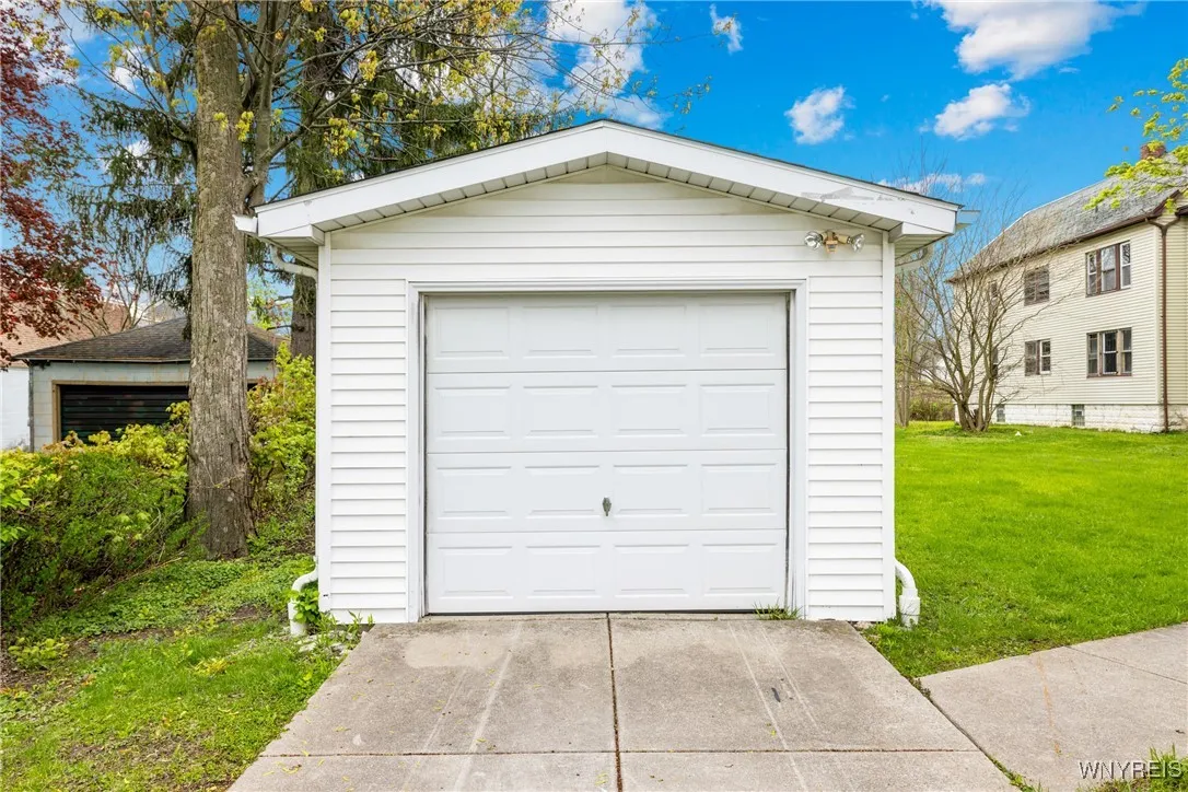 374 Dewey Avenue, Buffalo, New York 14214, Buffalo, New York 14214, 3 Bedrooms Bedrooms, 6 Rooms Rooms,1 BathroomBathrooms,Residential,For Sale,374 Dewey Avenue, Buffalo, New York 14214,B1622354