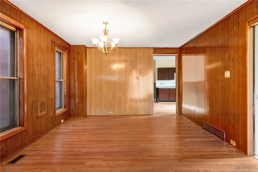 1329 Clinton Street, Buffalo, New York 14206, Buffalo, New York 14206, 6 Bedrooms Bedrooms, ,2 BathroomsBathrooms,Residential,For Sale,1329 Clinton Street, Buffalo, New York 14206,B1622393