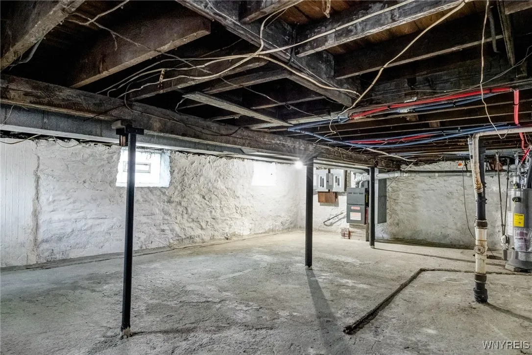 1329 Clinton Street, Buffalo, New York 14206, Buffalo, New York 14206, 6 Bedrooms Bedrooms, ,2 BathroomsBathrooms,Residential,For Sale,1329 Clinton Street, Buffalo, New York 14206,B1622393