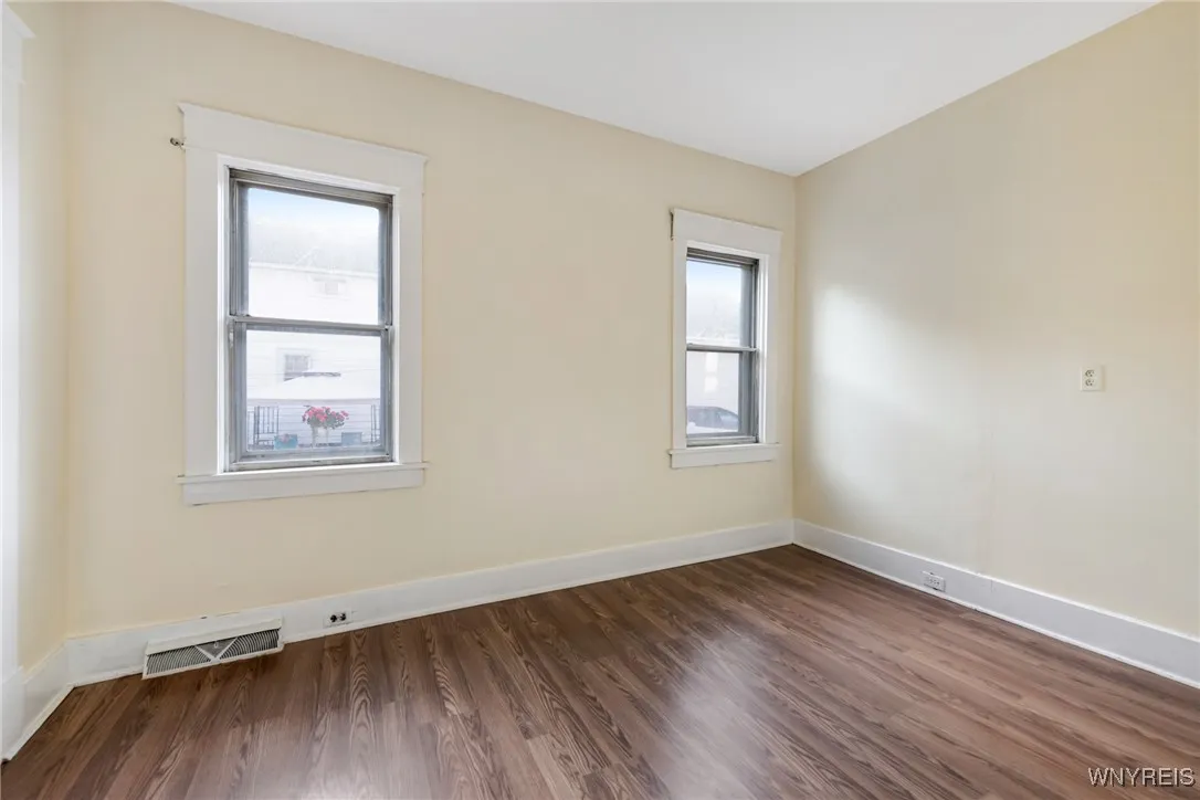 1329 Clinton Street, Buffalo, New York 14206, Buffalo, New York 14206, 6 Bedrooms Bedrooms, ,2 BathroomsBathrooms,Residential,For Sale,1329 Clinton Street, Buffalo, New York 14206,B1622393