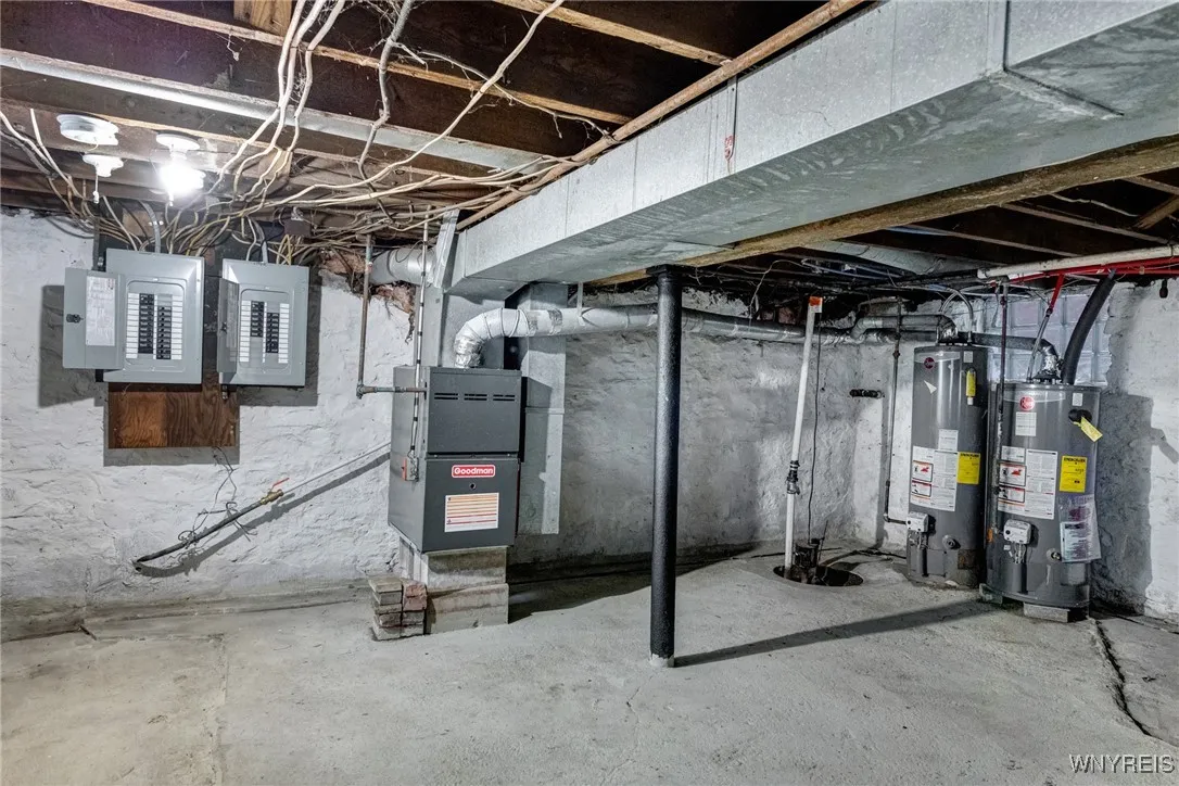 1329 Clinton Street, Buffalo, New York 14206, Buffalo, New York 14206, 6 Bedrooms Bedrooms, ,2 BathroomsBathrooms,Residential,For Sale,1329 Clinton Street, Buffalo, New York 14206,B1622393