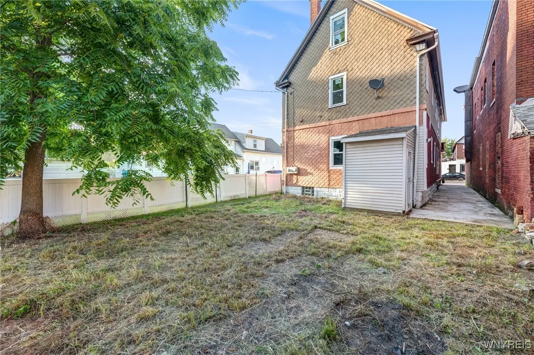 1329 Clinton Street, Buffalo, New York 14206, Buffalo, New York 14206, 6 Bedrooms Bedrooms, ,2 BathroomsBathrooms,Residential,For Sale,1329 Clinton Street, Buffalo, New York 14206,B1622393