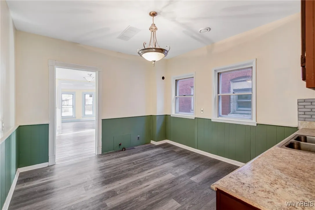 1329 Clinton Street, Buffalo, New York 14206, Buffalo, New York 14206, 6 Bedrooms Bedrooms, ,2 BathroomsBathrooms,Residential,For Sale,1329 Clinton Street, Buffalo, New York 14206,B1622393
