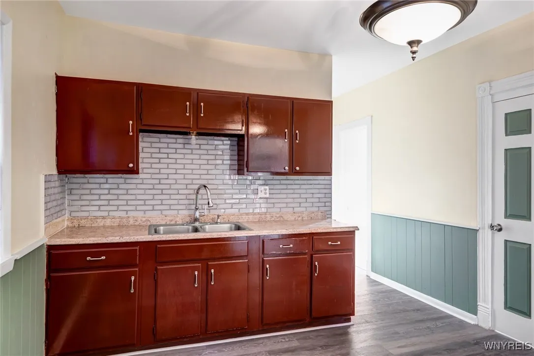 1329 Clinton Street, Buffalo, New York 14206, Buffalo, New York 14206, 6 Bedrooms Bedrooms, ,2 BathroomsBathrooms,Residential,For Sale,1329 Clinton Street, Buffalo, New York 14206,B1622393