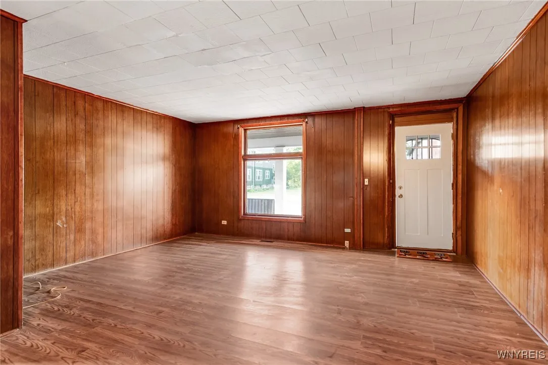 1329 Clinton Street, Buffalo, New York 14206, Buffalo, New York 14206, 6 Bedrooms Bedrooms, ,2 BathroomsBathrooms,Residential,For Sale,1329 Clinton Street, Buffalo, New York 14206,B1622393