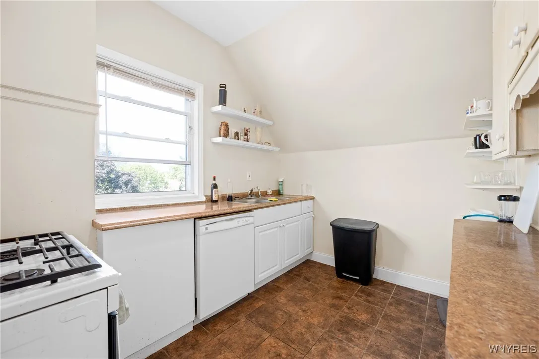 3rd Floor Unit