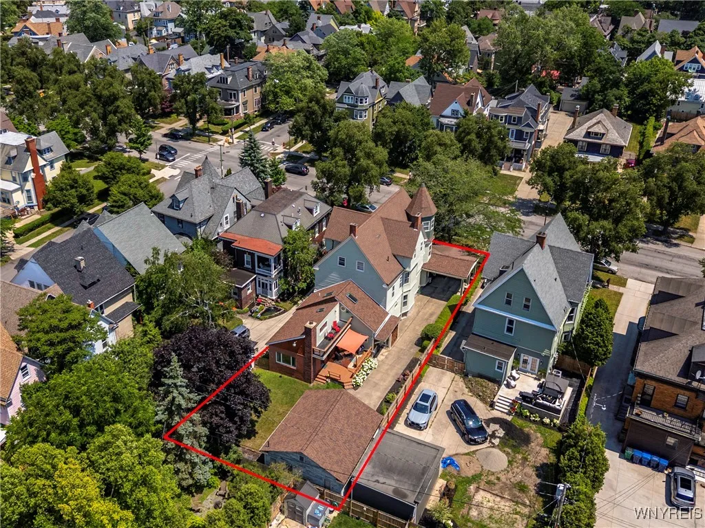 578 Richmond Avenue, Buffalo, New York 14222, Buffalo, New York 14222, 8 Bedrooms Bedrooms, ,5 BathroomsBathrooms,Residential,For Sale,578 Richmond Avenue, Buffalo, New York 14222,B1622301
