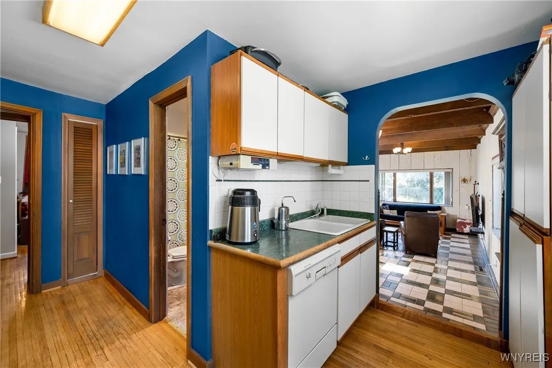 578 Richmond Avenue, Buffalo, New York 14222, Buffalo, New York 14222, 8 Bedrooms Bedrooms, ,5 BathroomsBathrooms,Residential,For Sale,578 Richmond Avenue, Buffalo, New York 14222,B1622301