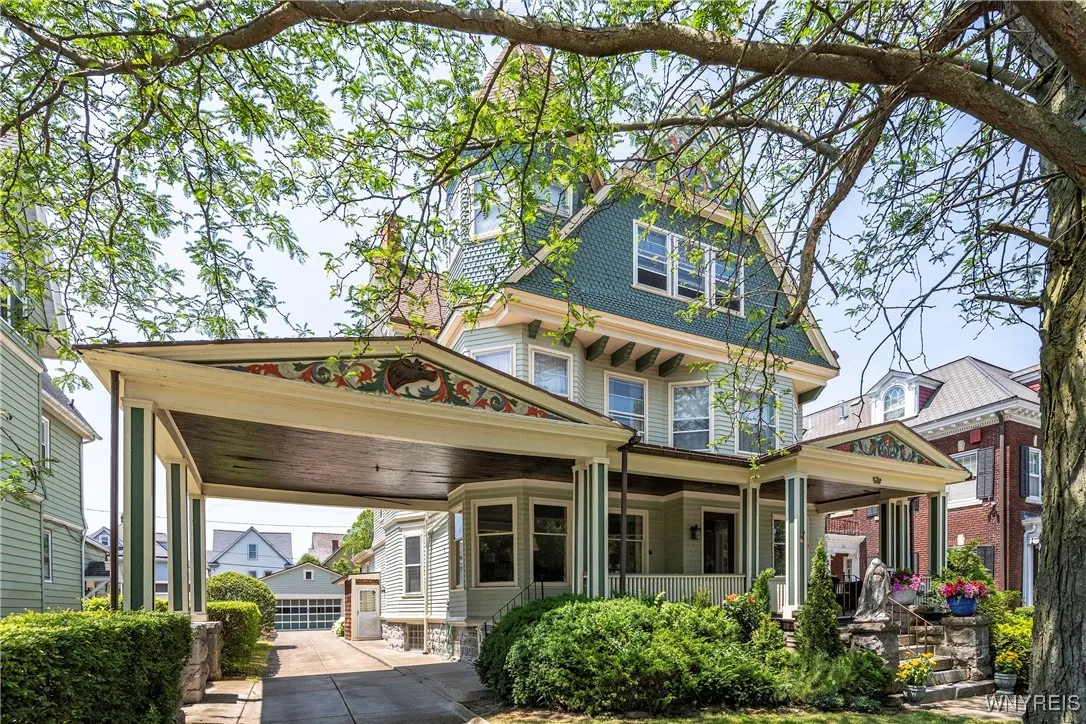 578 Richmond Avenue, Buffalo, New York 14222, Buffalo, New York 14222, 8 Bedrooms Bedrooms, ,5 BathroomsBathrooms,Residential,For Sale,578 Richmond Avenue, Buffalo, New York 14222,B1622301