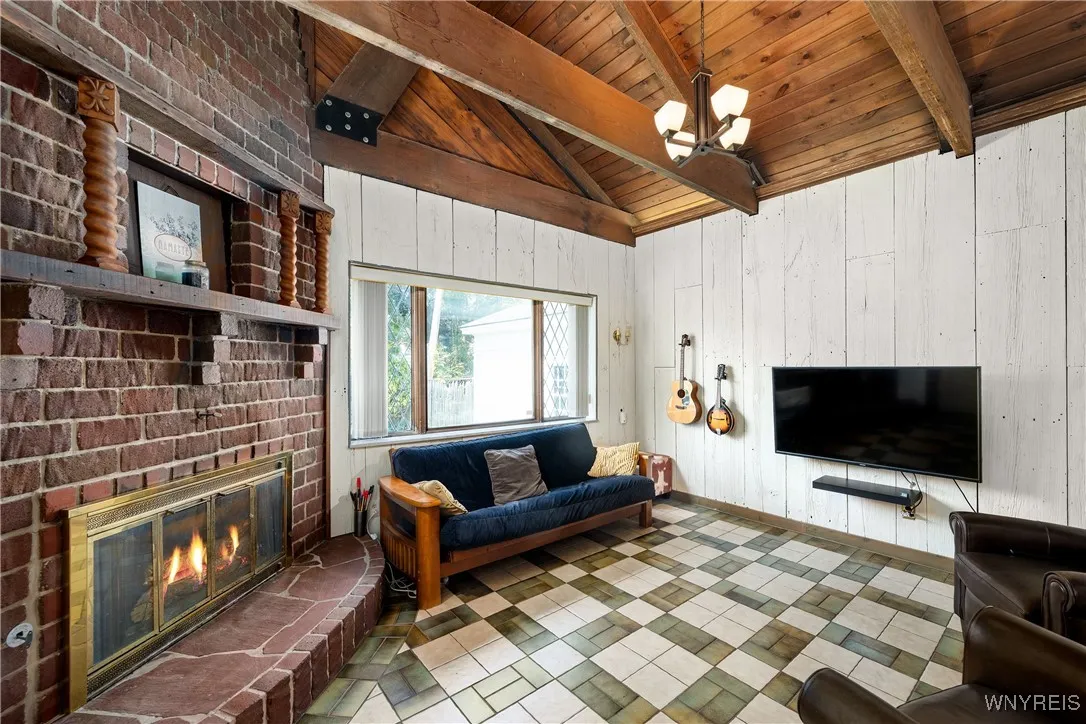 578 Richmond Avenue, Buffalo, New York 14222, Buffalo, New York 14222, 8 Bedrooms Bedrooms, ,5 BathroomsBathrooms,Residential,For Sale,578 Richmond Avenue, Buffalo, New York 14222,B1622301