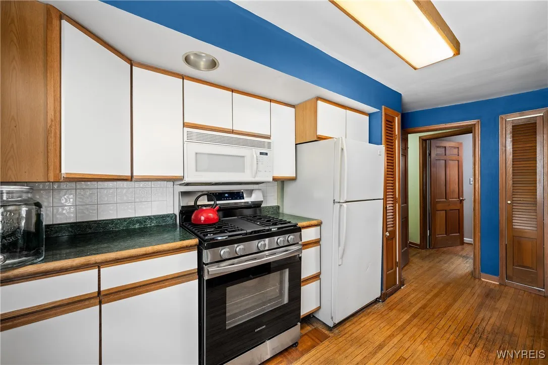 578 Richmond Avenue, Buffalo, New York 14222, Buffalo, New York 14222, 8 Bedrooms Bedrooms, ,5 BathroomsBathrooms,Residential,For Sale,578 Richmond Avenue, Buffalo, New York 14222,B1622301