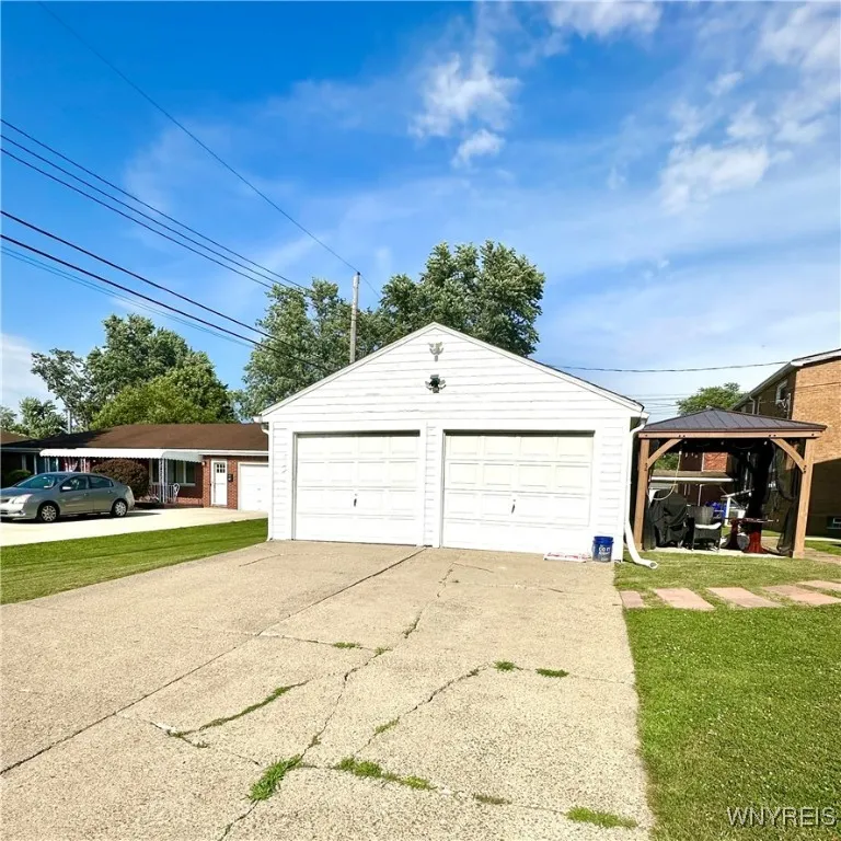 93 Century Drive Drive, West Seneca, New York 1422, West Seneca, New York 14224, 4 Bedrooms Bedrooms, ,2 BathroomsBathrooms,Residential,Closed,93 Century Drive Drive, West Seneca, New York 1422,0,B1622236